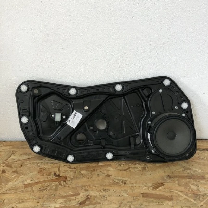 Boxa stanga dreapta fata Volkswagen 