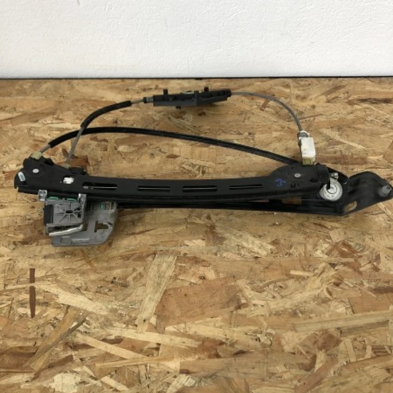 Macara geam stanga spate Volkswagen 