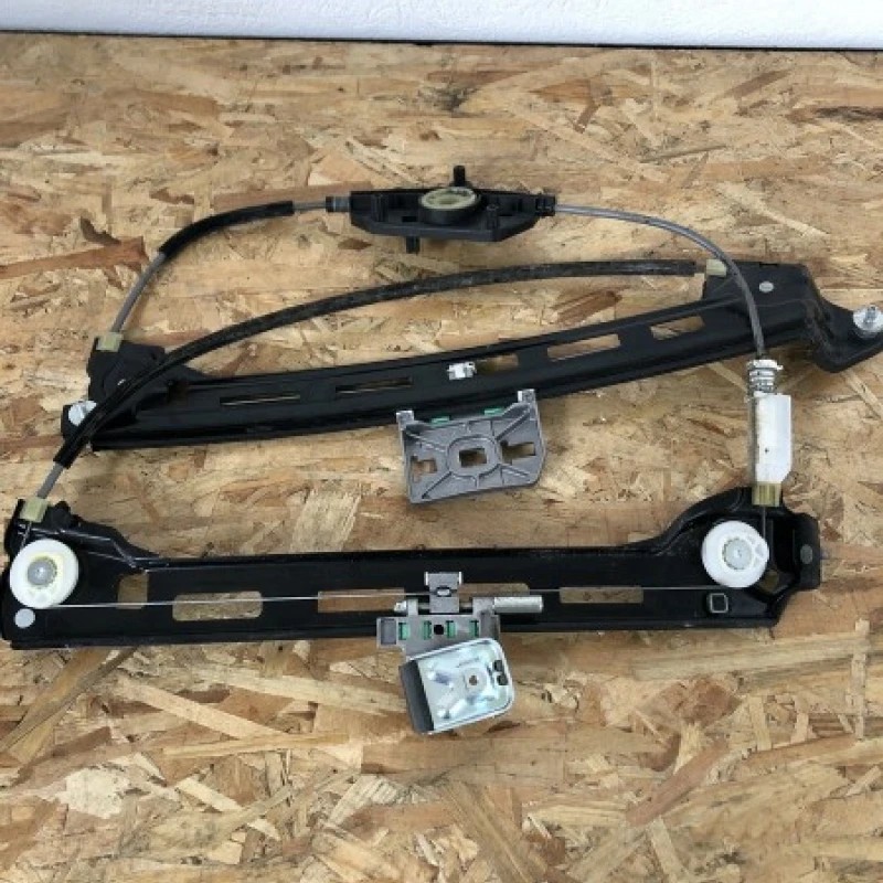 Macara geam dreapta spate / Volkswagen Passat CC 2013 / Caroserie, oglinzi si faruri