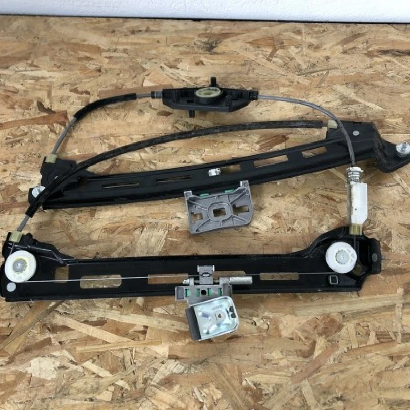 Macara geam dreapta spate / Volkswagen Passat CC 2013 / Caroserie, oglinzi si faruri