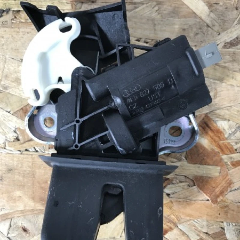 Broasca haion / Volkswagen Passat CC 2013 / Caroserie, oglinzi si faruri