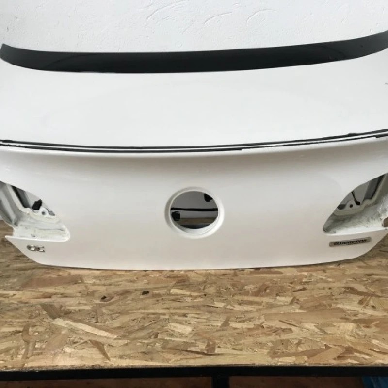 Haion spate / Volkswagen Passat CC 2013 / Caroserie, oglinzi si faruri