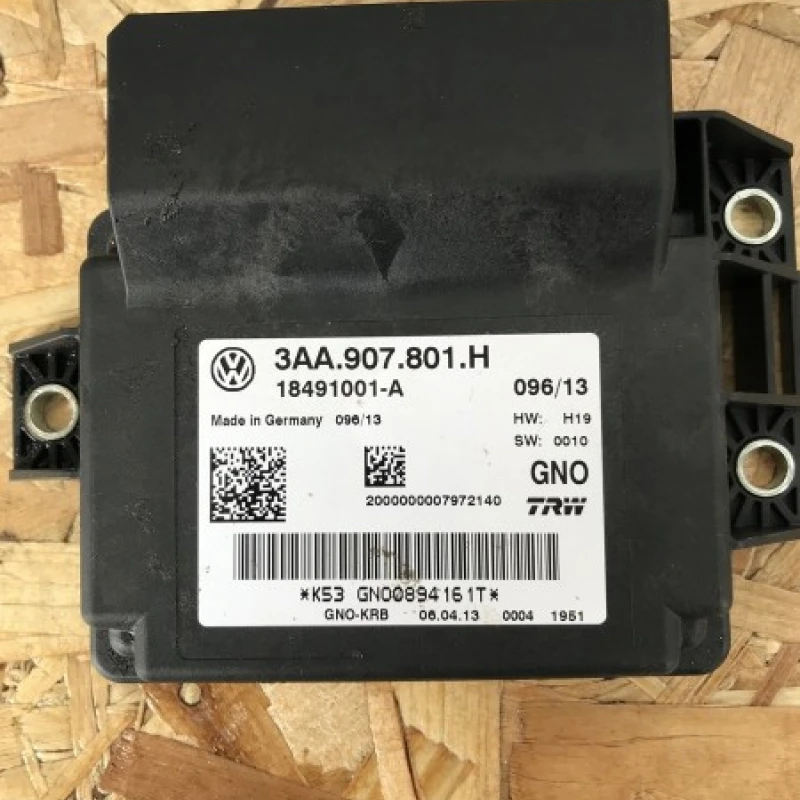 Calculator modul frana de mana / Volkswagen Passat CC 2013 / Audio si electronice