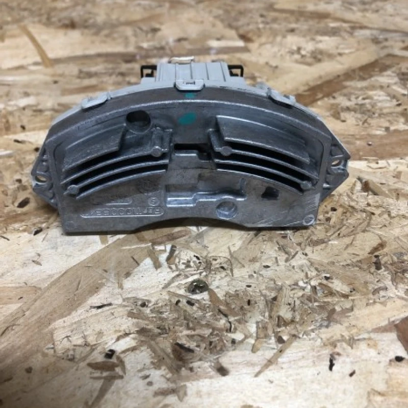 Releu ventilator bord / BMW X1 E84 2010 / Audio si electronice