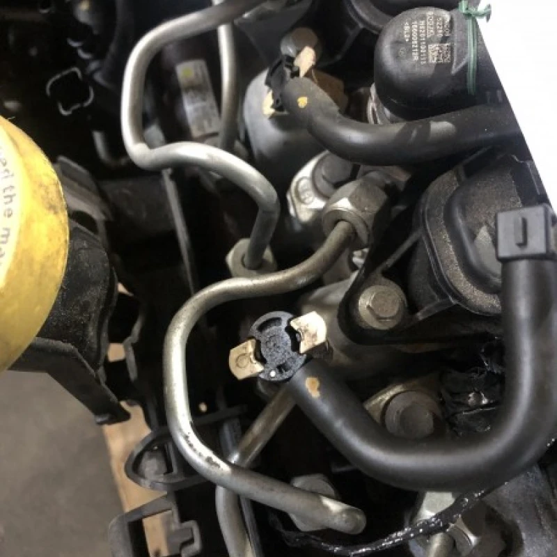 Rampa injectoare Nissan 