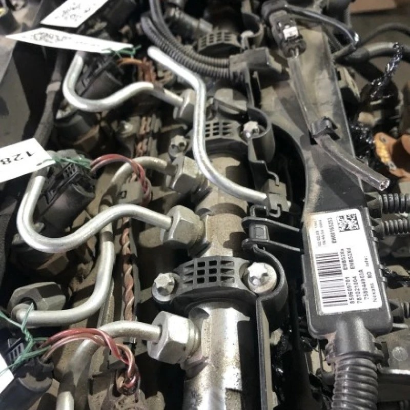 Rampa injectoare cu senzor / BMW Seria 1 E87 2008 / Motor, racire si evacuare