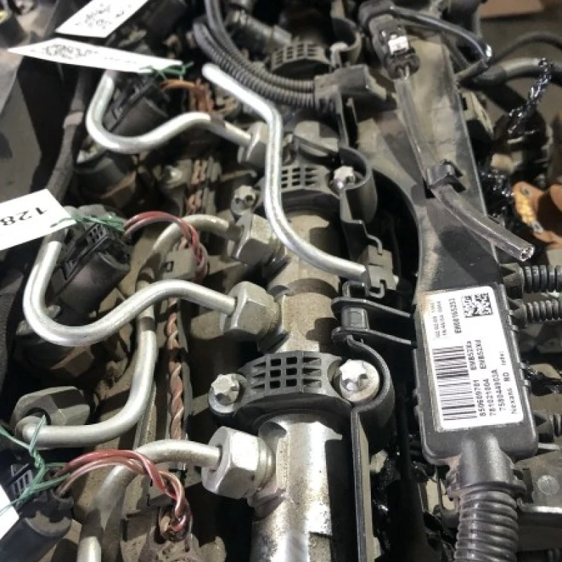 Rampa injectoare cu senzor / BMW Seria 1 E87 2008 / Motor, racire si evacuare
