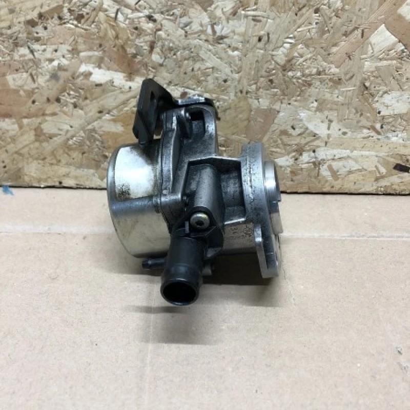Pompa vacuum / Nissan Qashqai J10 facelift 2014 / Motor, racire si evacuare
