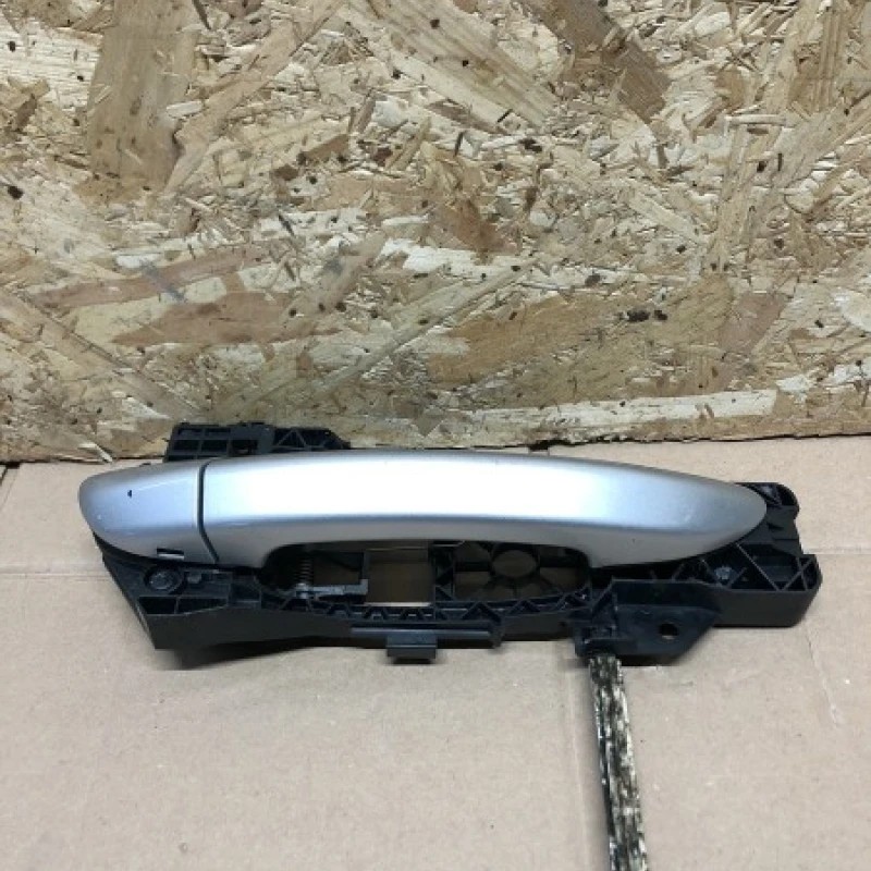 Maner usa dreapta fata / Volkswagen Passat B6 2009 / Caroserie, oglinzi si faruri