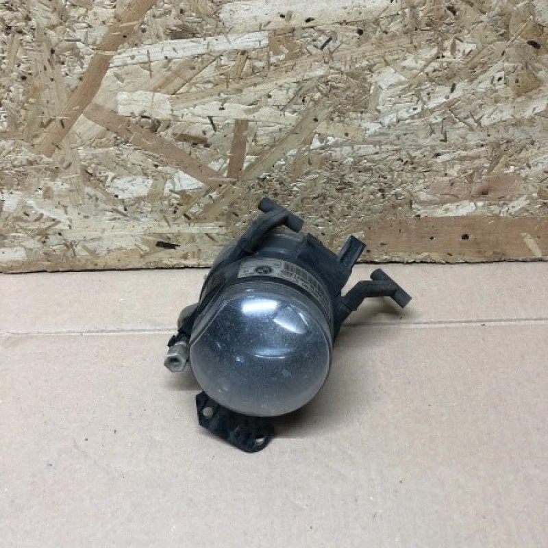 Proiector stanga / BMW Seria 5 E60 2006 / Caroserie, oglinzi si faruri
