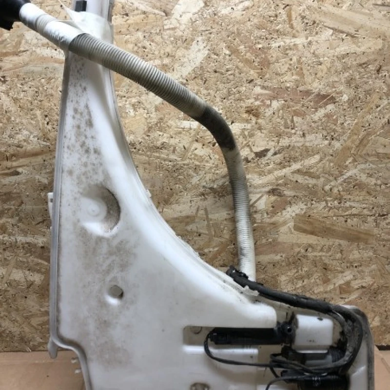 Vas spalator parbriz / BMW X1 E84 2010 / Caroserie, oglinzi si faruri