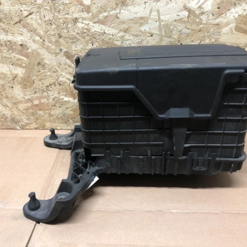 Suport baterie / Volkswagen Passat B7 2012 / Motor, racire si evacuare