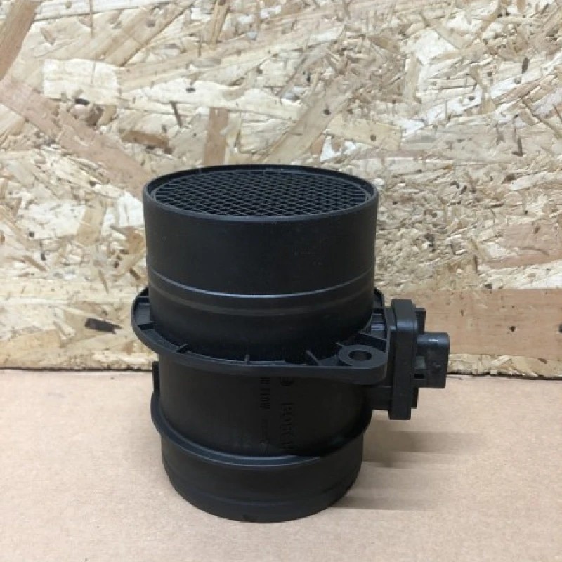 Debitmetru aer / Volkswagen Passat B7 2014 / Audio si electronice