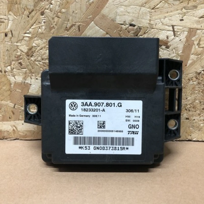 Calculator frana de mana / Volkswagen Passat B7 2012 / Audio si electronice
