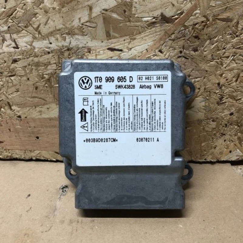 Calculator airbag / Volkswagen Touran 1T 2007 / Audio si electronice