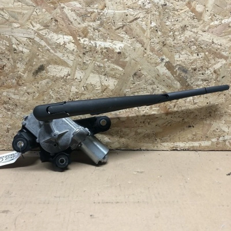 Motoras stergator spate Nissan 