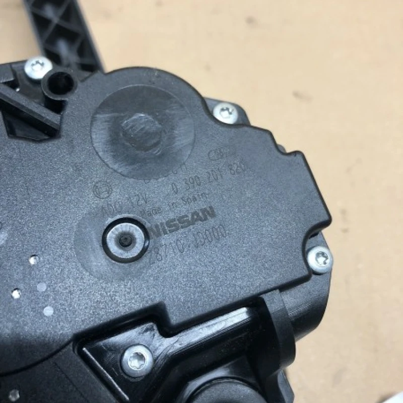 Motoras stergator spate / Nissan Qashqai J10 2010 / Caroserie, oglinzi si faruri