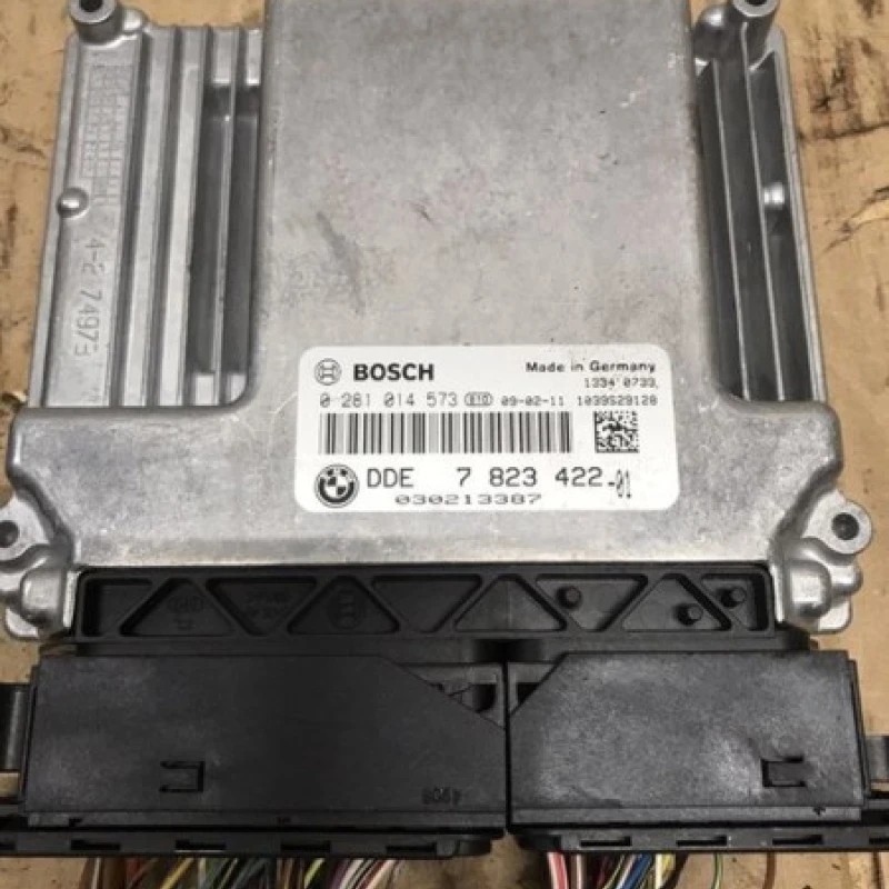 Calculator motor ECU / BMW Seria 1 E87 2008 / Audio si electronice