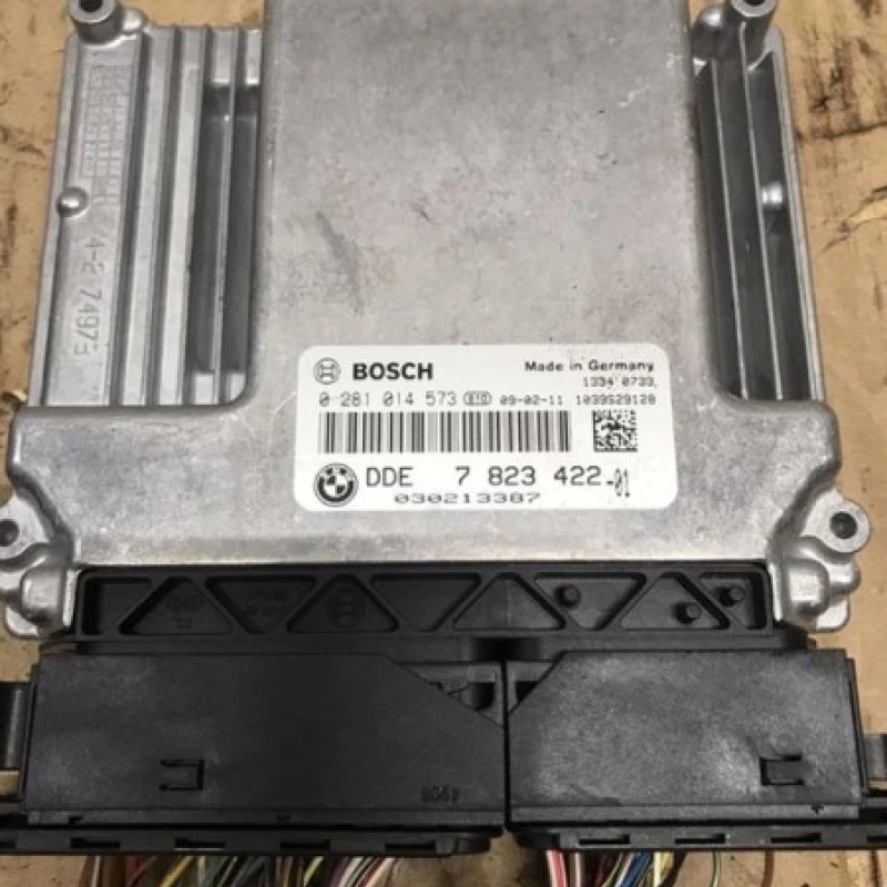 Calculator motor ECU / BMW Seria 1 E87 2008 / Audio si electronice