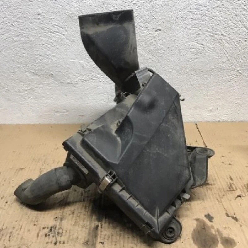 Carcasa filtru aer Bmw seria 1 E87 / BMW Seria 1 E87 2008 / Motor, racire si evacuare