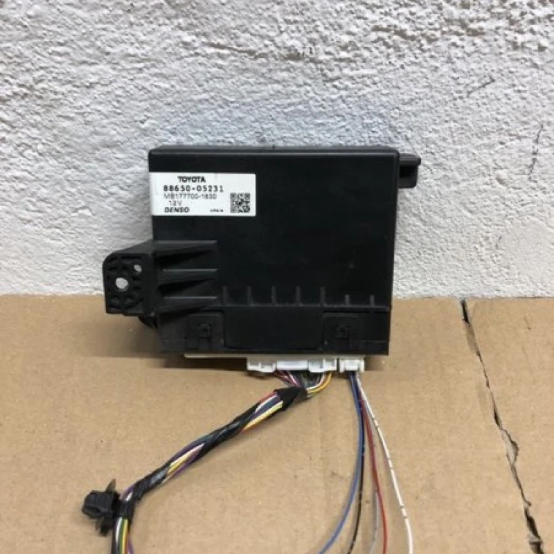 Calculator ac / Toyota Avensis T27 2009 / Audio si electronice