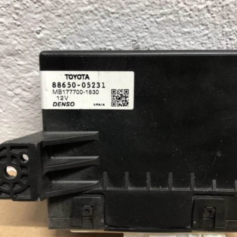 Calculator ac / Toyota Avensis T27 2009 / Audio si electronice