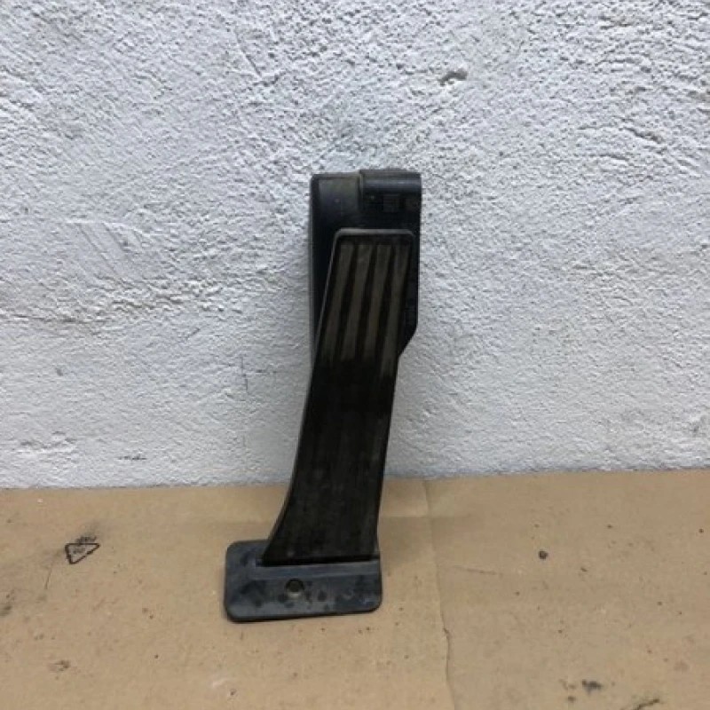 Pedala acceleratie / BMW Seria 1 E87 2008 / Interior