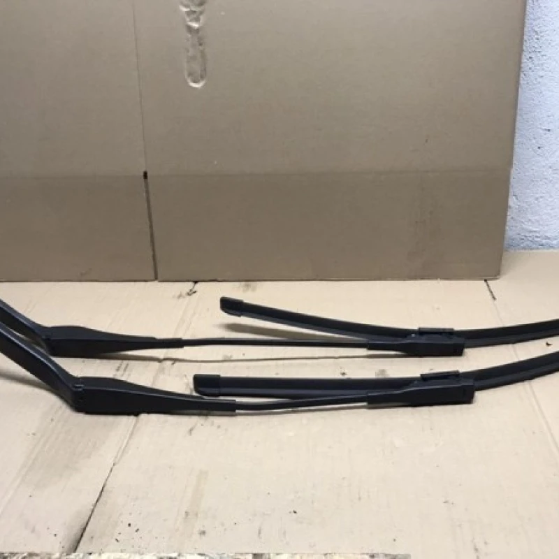Brate stergator / BMW Seria 1 E87 2008 / Consumabile si accesorii