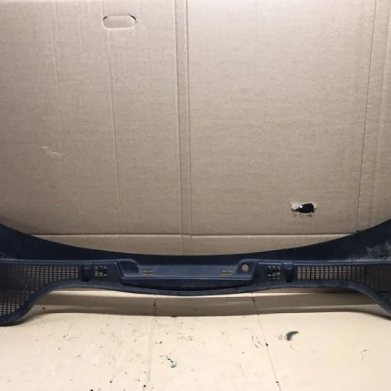 Grila stergatoare / Skoda Octavia 2 1Z 2010 / Caroserie, oglinzi si faruri