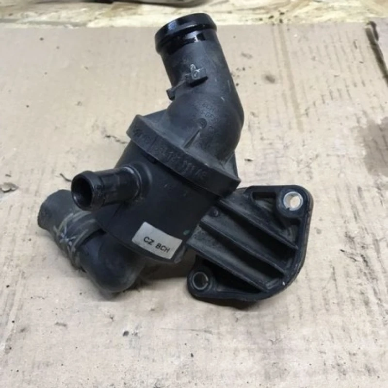Termostat / Volkswagen Passat B7 2012 / Motor, racire si evacuare