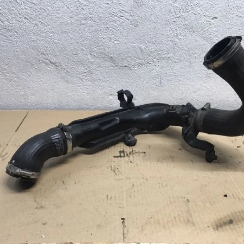 Tub intercooler / Volkswagen Passat B7 2012 / Motor, racire si evacuare