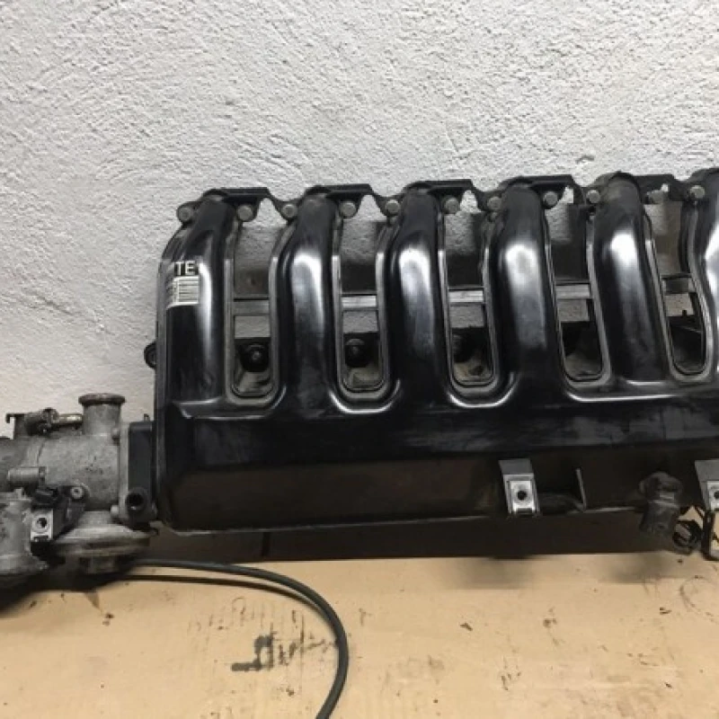 Galerie admisie / BMW Seria 5 E60 2006 / Motor, racire si evacuare