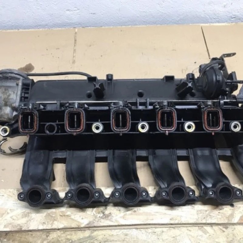 Galerie admisie / BMW Seria 5 E60 2006 / Motor, racire si evacuare