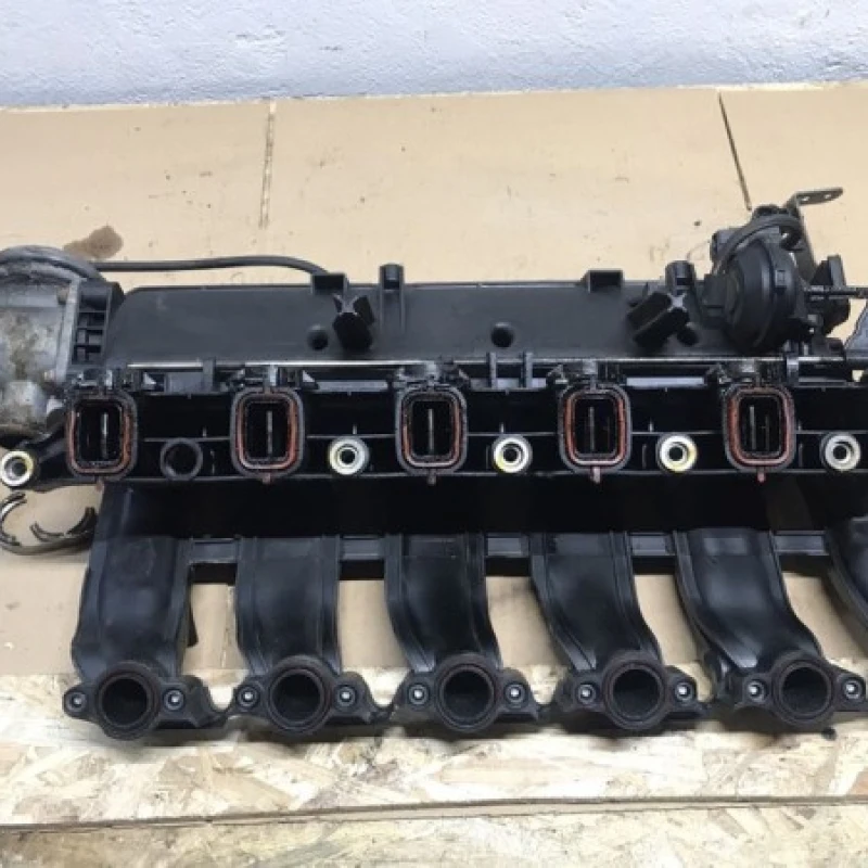 Galerie admisie / BMW Seria 5 E60 2006 / Motor, racire si evacuare