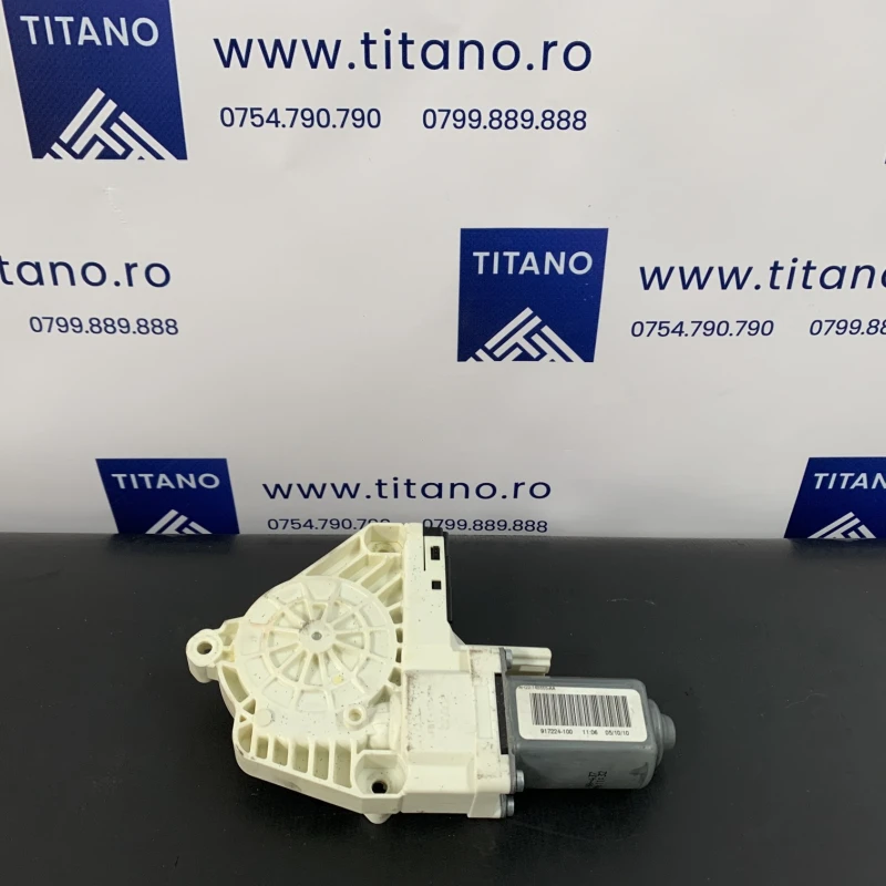 Motoras geam dreapta spate Land Rover 