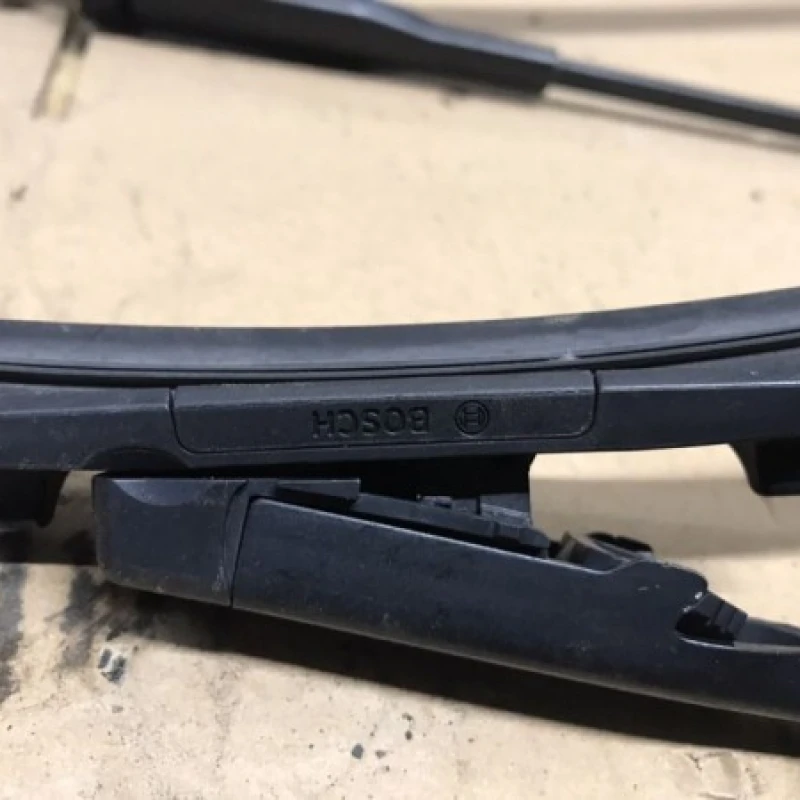 Brate stergator / BMW   2008 / Consumabile si accesorii