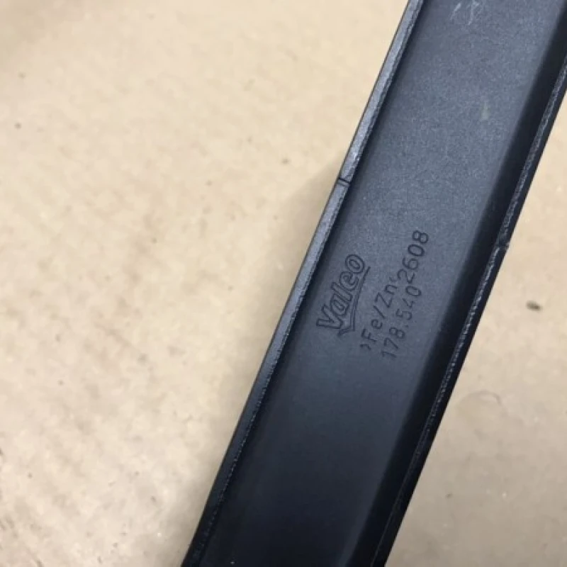 Brate stergator / BMW   2008 / Consumabile si accesorii