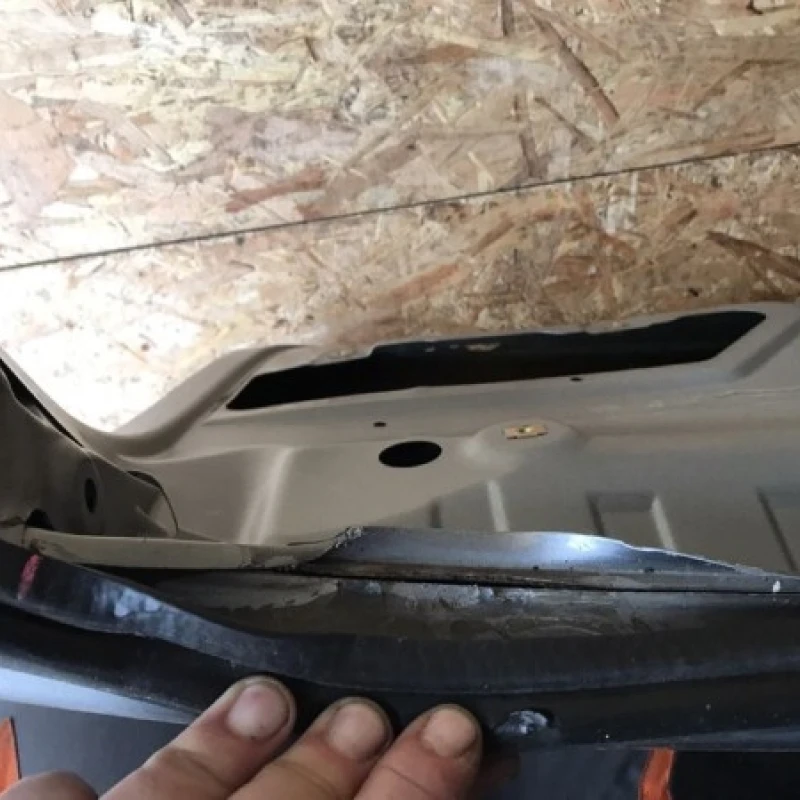 Haion / BMW Seria 5 E60 2006 / Caroserie, oglinzi si faruri