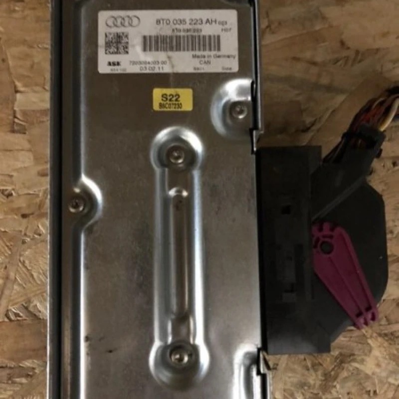 Amplificator audio / Audi A4 B8 2011 / Audio si electronice