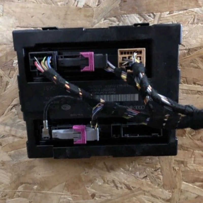 Modul confort audi A4 / Audi A4 B8 2011 / Audio si electronice