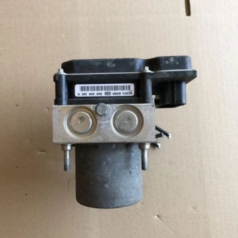 Pompa abs audi / Audi A6 C6 2010 / Frane