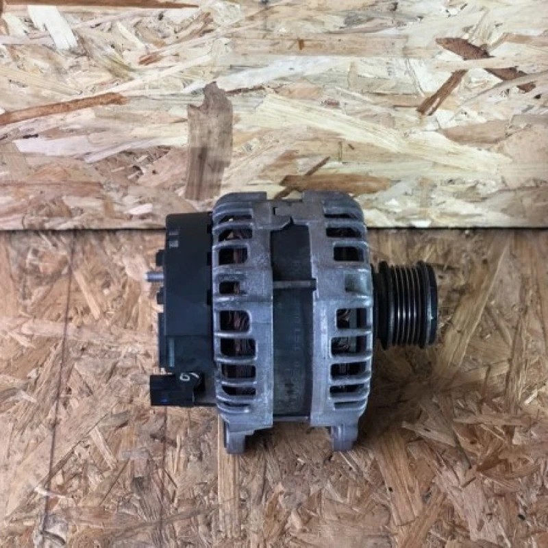Alternator VW / Volkswagen Passat B7 2014 / Audio si electronice
