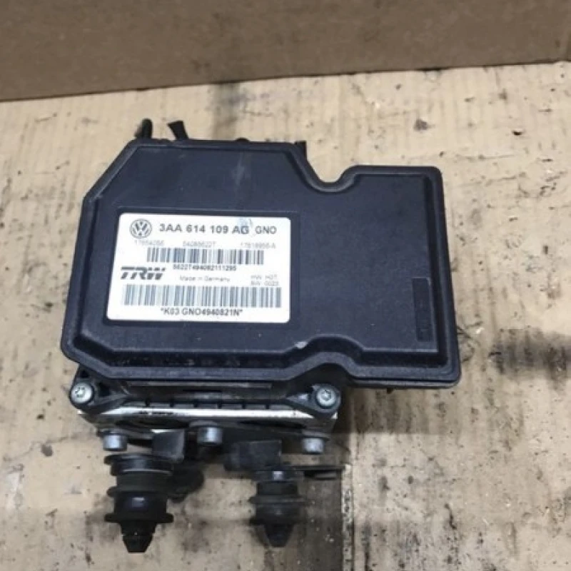 Pompa ABS / Volkswagen Passat B7 2012 / Frane