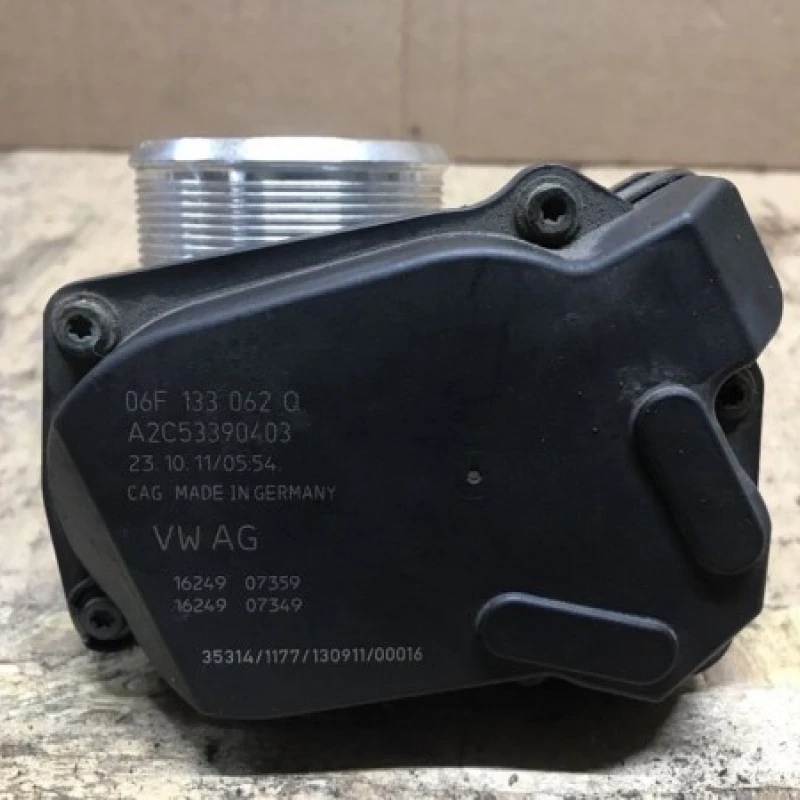 Clapeta acceleratie / Volkswagen Passat B7 2012 / Audio si electronice