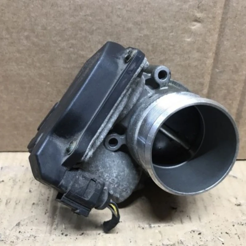 Clapeta acceleratie / Volkswagen Passat B7 2012 / Audio si electronice