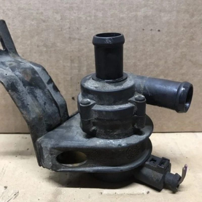 Pompa apa aditionala / Volkswagen Passat B7 2012 / Motor, racire si evacuare