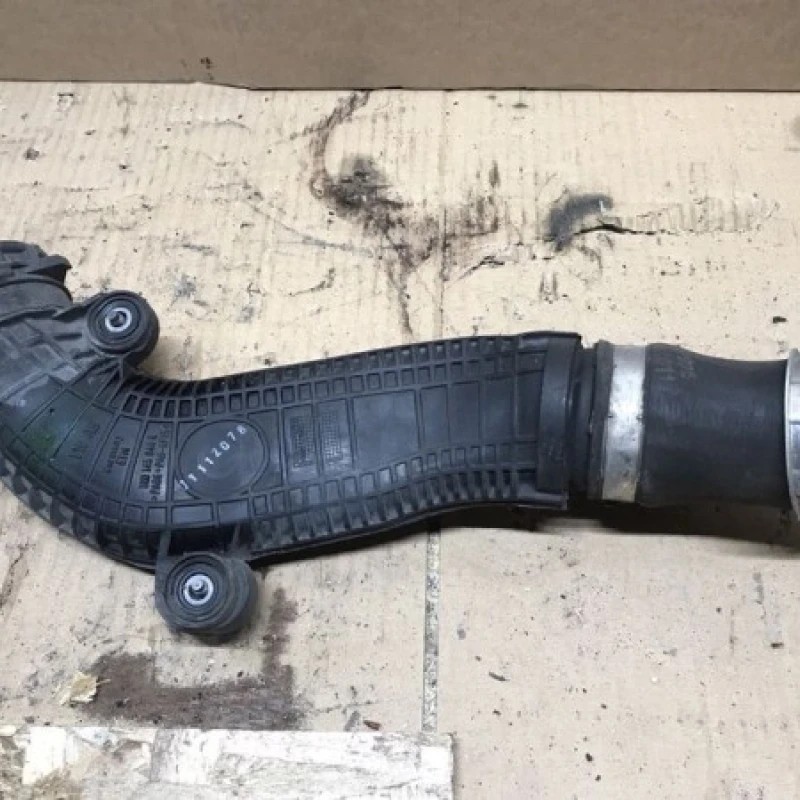 Tub intercooler / Volkswagen Passat B7 2012 / Motor, racire si evacuare