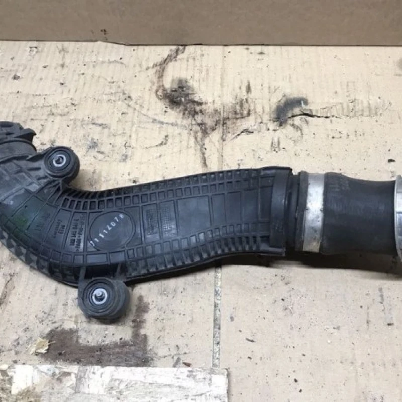 Tub intercooler / Volkswagen Passat B7 2012 / Motor, racire si evacuare