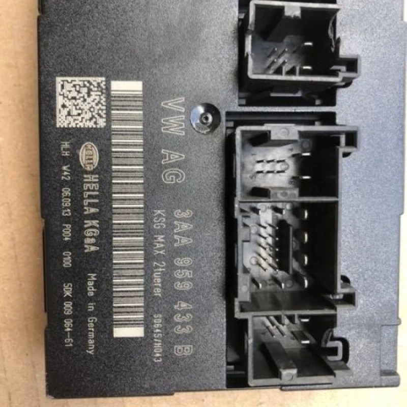 Modul confort / Volkswagen Passat B7 2014 / Audio si electronice