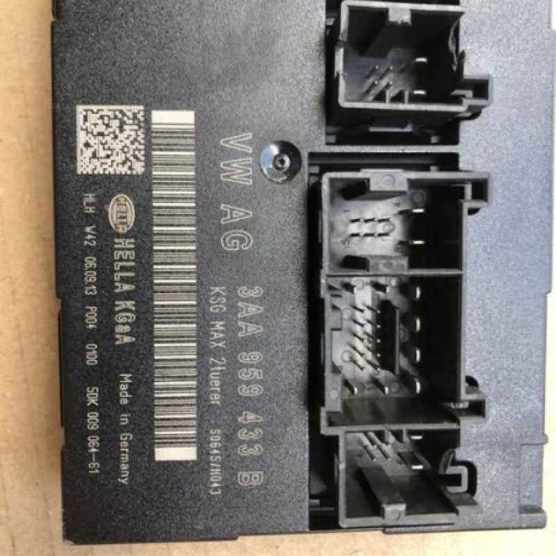 Modul confort / Volkswagen Passat B7 2014 / Audio si electronice